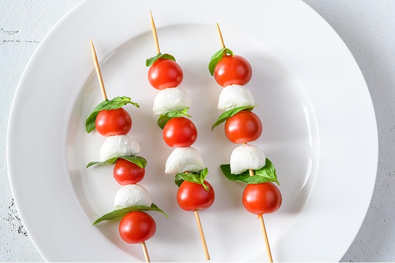 Tomaten-Mozzarella-Spieße
