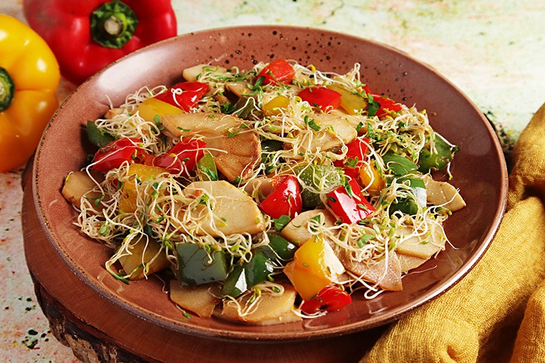 Gebratene Paprika mit Sprossen