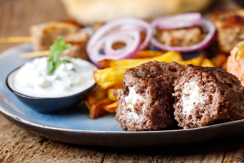 Bifteki mit Feta-Füllung