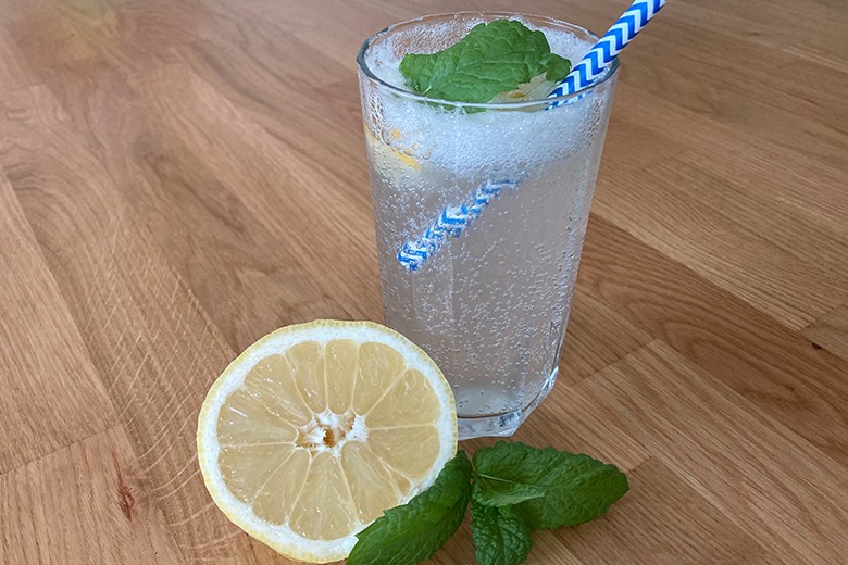 Zuckerfreie Zitronenlimonade