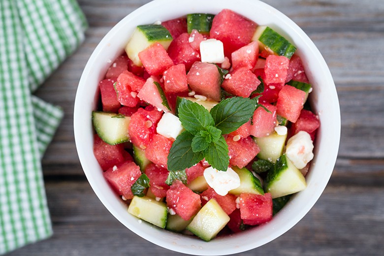 Gurkensalat mit Melone und Feta