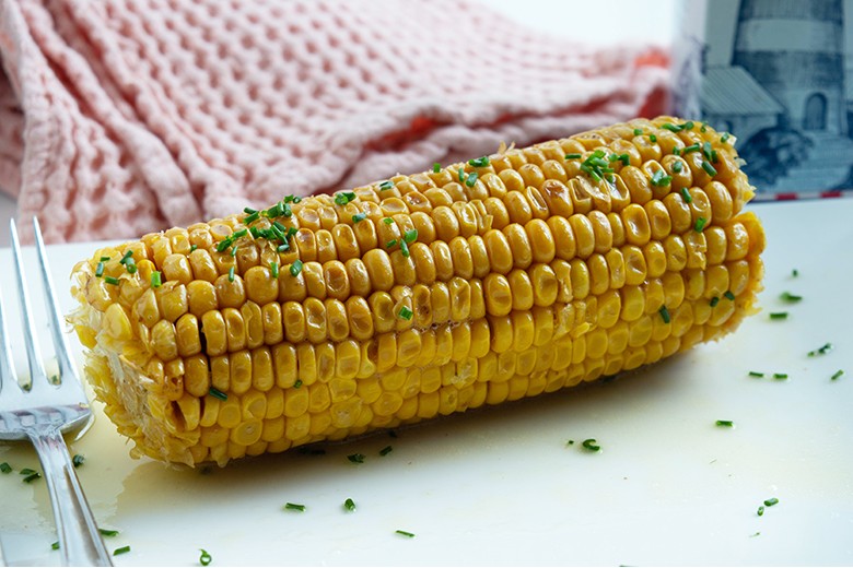 Gegrillte Käsemaiskolben