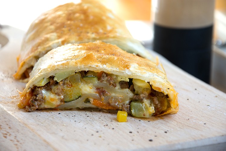 Hackfleisch-Zucchini-Strudel