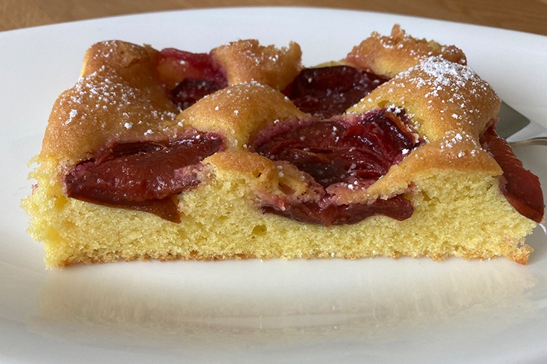 Zwetschgenkuchen mit Rührteig
