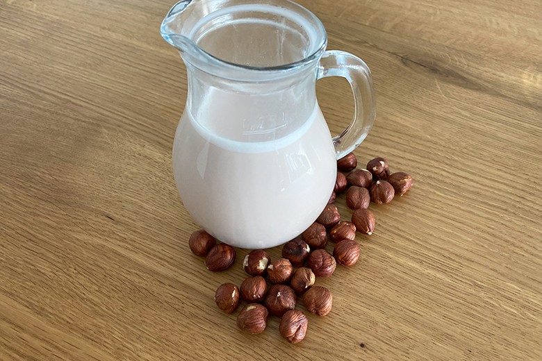 Haselnussmilch