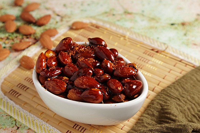 Gebrannte Chili-Mandeln