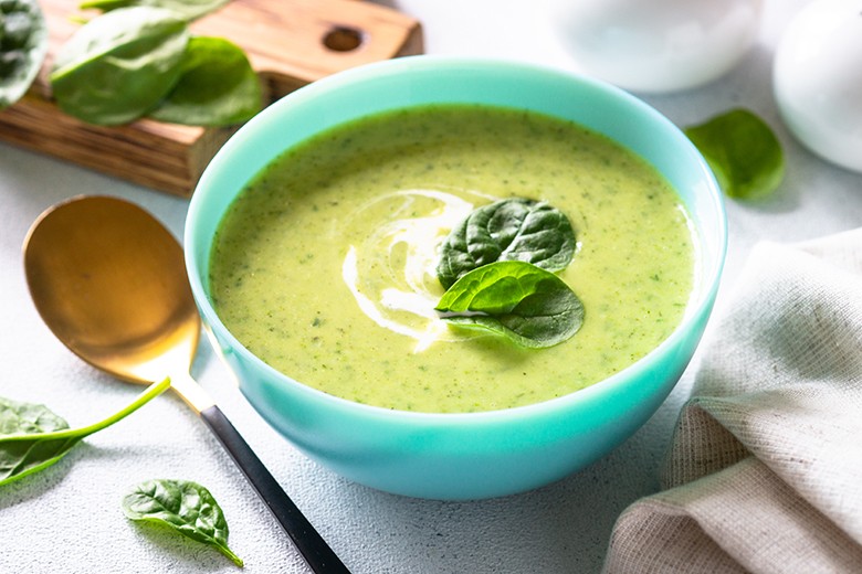 Spinatcremesuppe mit Minze