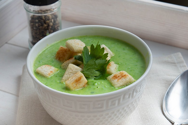 Erbsensuppe mit Äpfeln