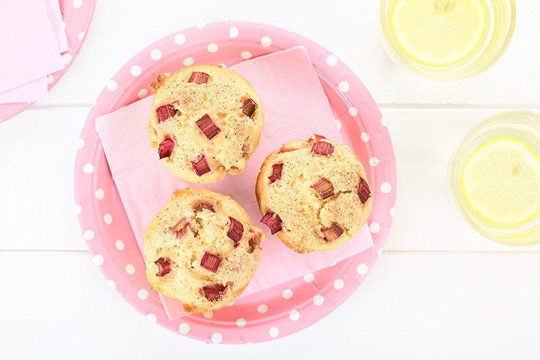 Bananen-Rhabarber-Muffins mit Buttermilch