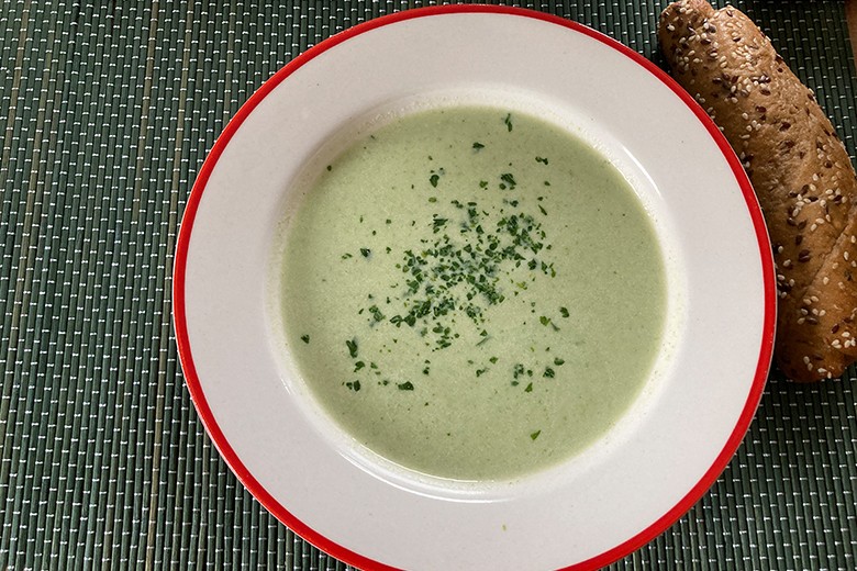 Brokkolisuppe mit Frischkäse