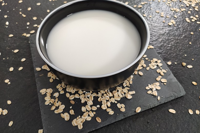 Selbstgemachte Hafermilch