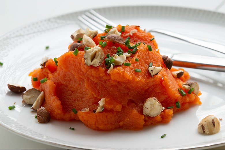 Möhrenpüree mit Nüssen