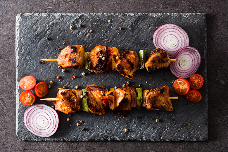Hähnchenspieße mit Knoblauchmarinade