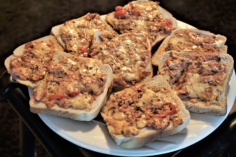 Schnelle Pizzabrötchen