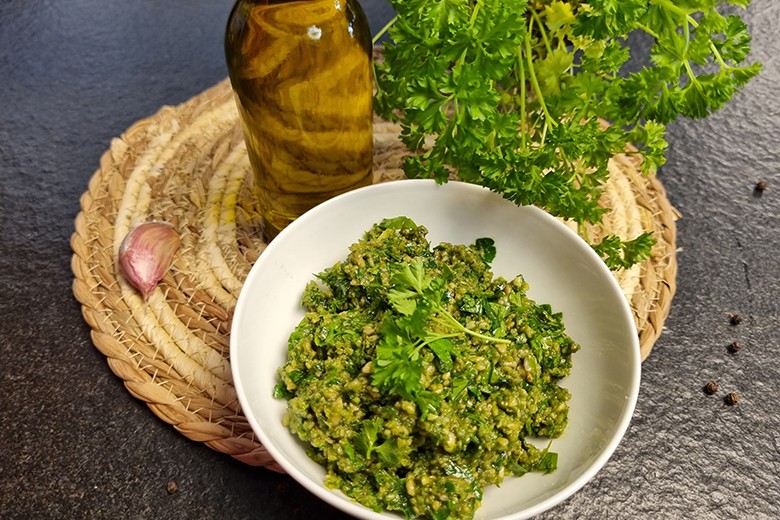 Veganes Petersilienpesto