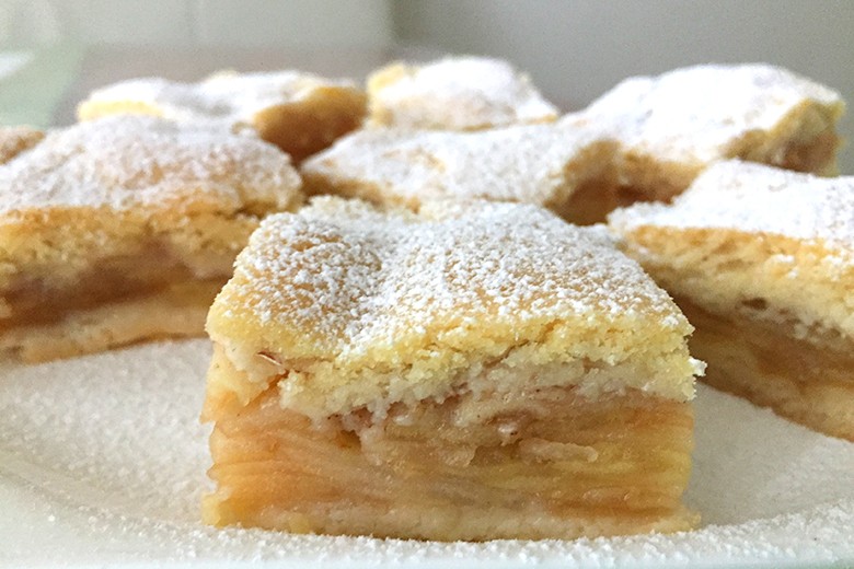 Gedeckter Apfelkuchen