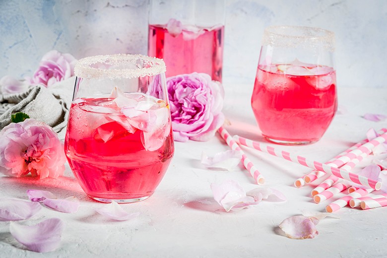 Rosen-Himbeer-Bowle