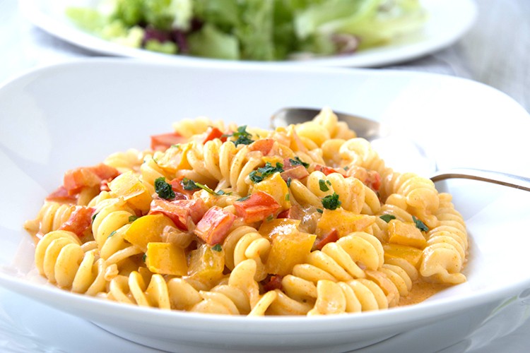Paprikasauce mit Kräutern