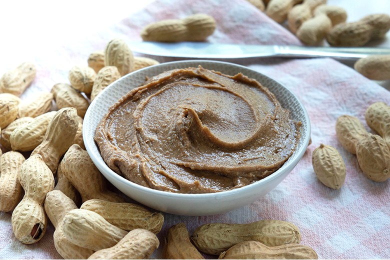 Selbstgemachte Erdnussbutter
