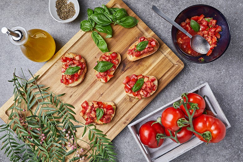 Bruschetta mit Tomaten und Knoblauch