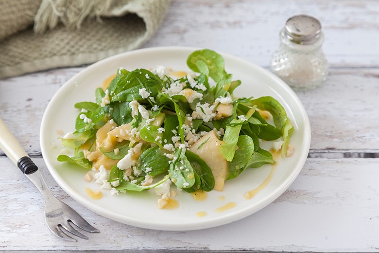 Feldsalat mit Äpfeln und Feta