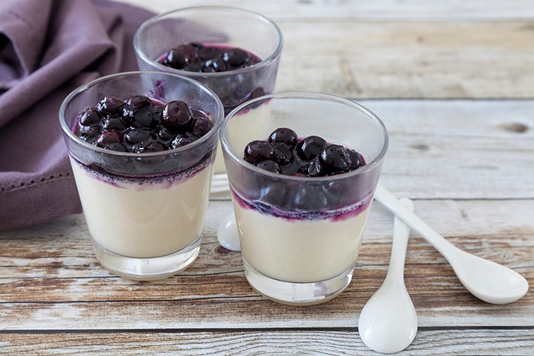 Cashewcreme mit Heidelbeeren