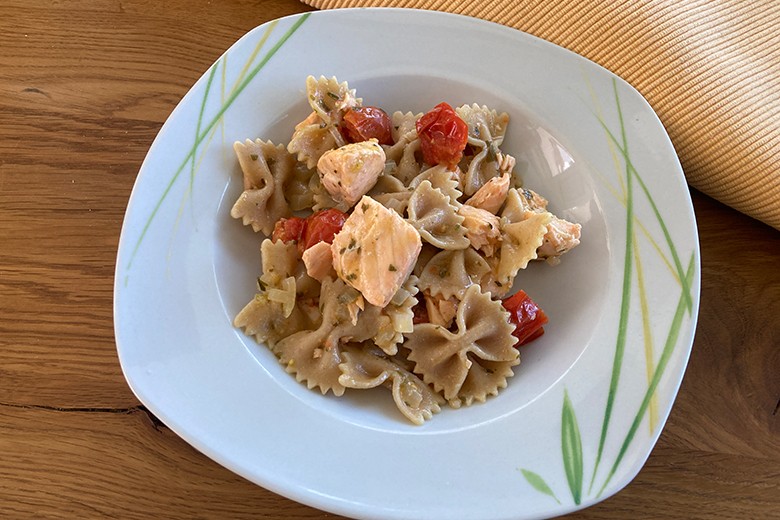 Pasta mit Lachs ohne Sahne