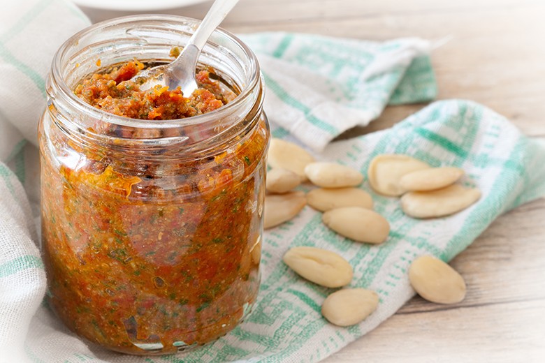 Tomatenpesto mit Mandeln