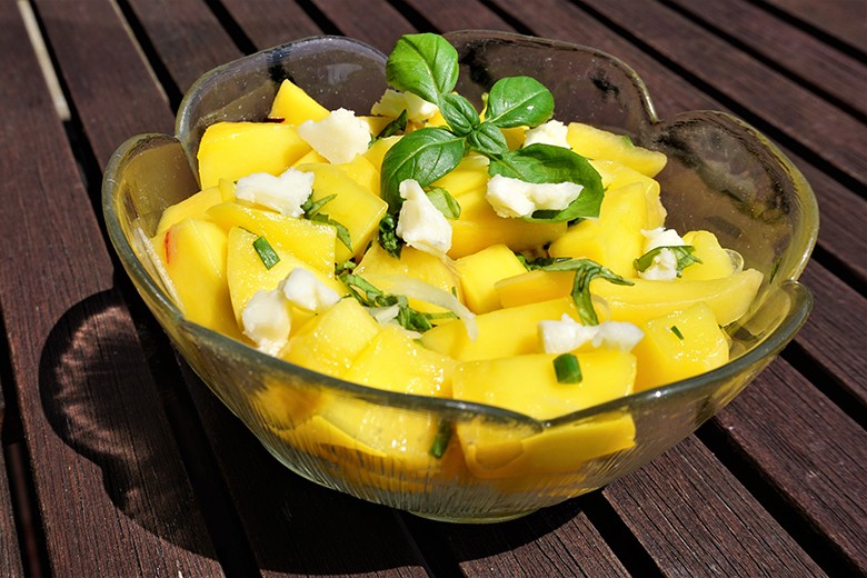 Mangosalat mit Feta