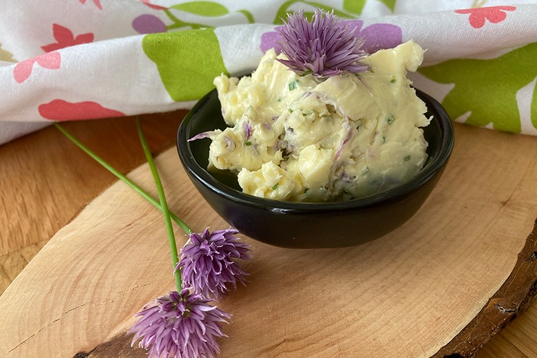 Schnittlauchblüten-Butter