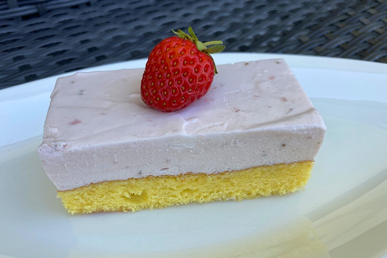 Erdbeer-Joghurt-Blechkuchen