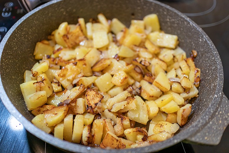 Bratkartoffeln aus rohen Kartoffeln