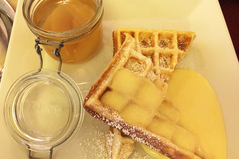 Einfache Buttermilchwaffeln