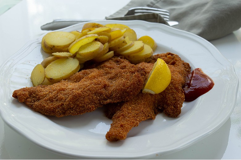 Hähnchenschnitzel mit Kartoffeln