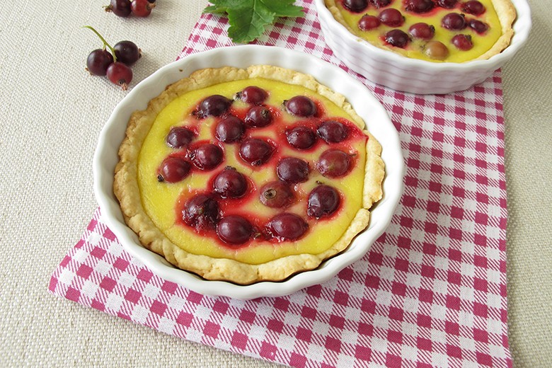 Jostabeerenkuchen mit Puddingcreme