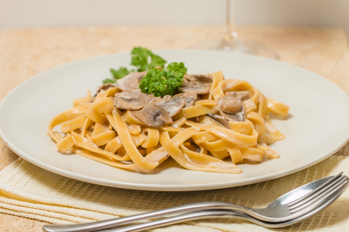 Bandnudeln mit Champignons - Rezept