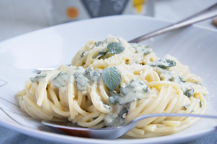 Spaghetti mit Salbei