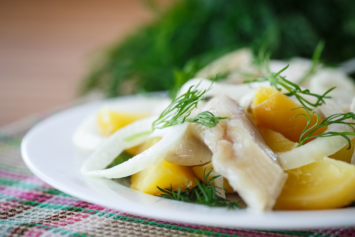 Matjes mit Kartoffelsalat - Rezept