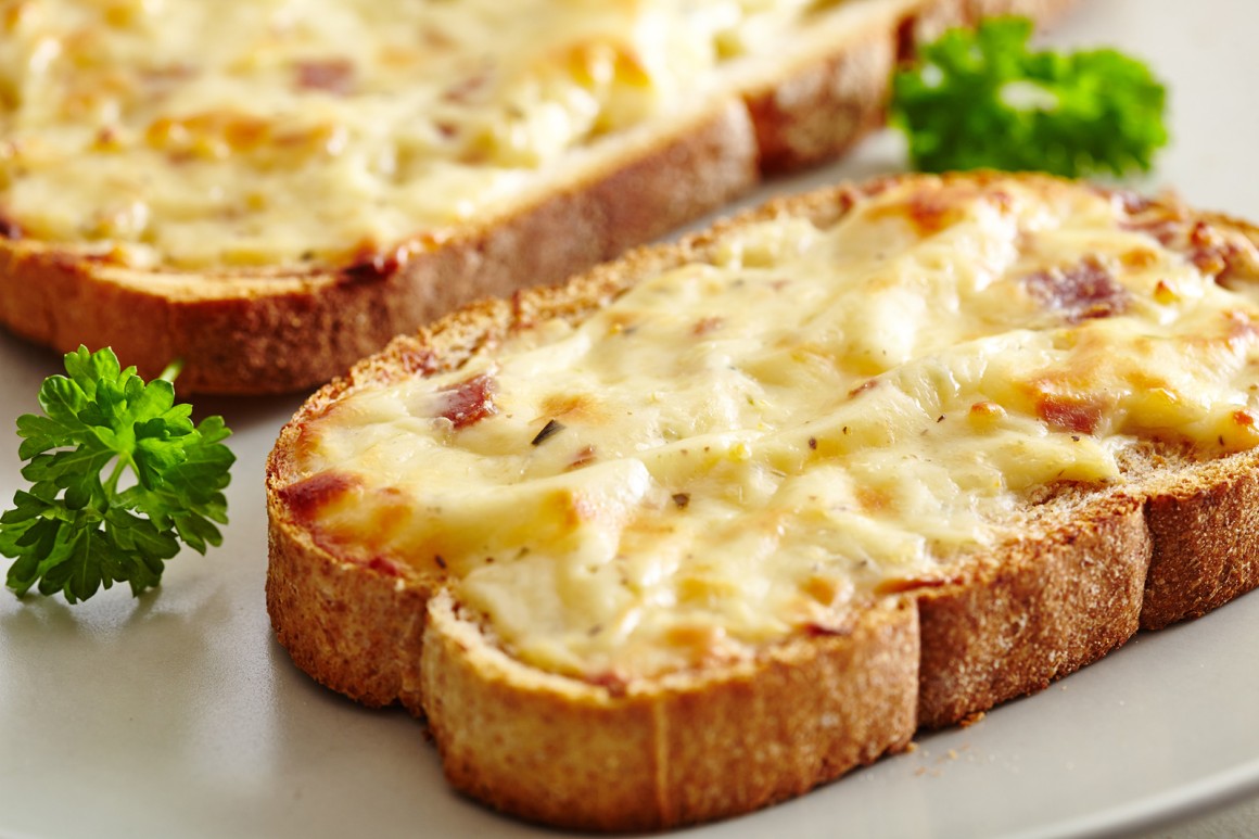 Pikante Weißbrotschnittchen