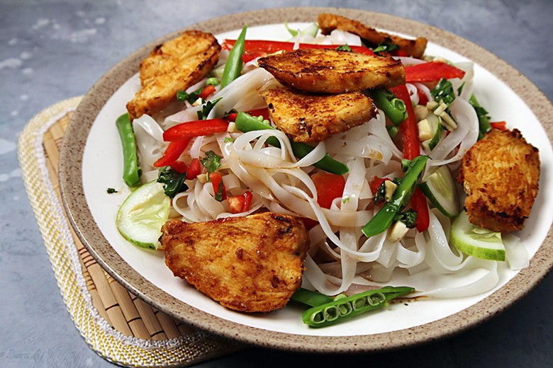 Nudelsalat nach asiatischer Art