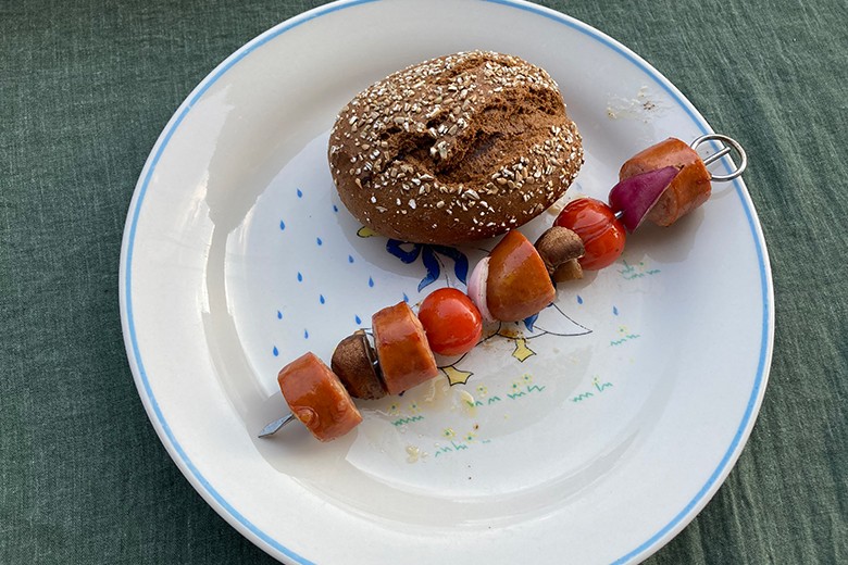 Würstchen-Gemüsespieße