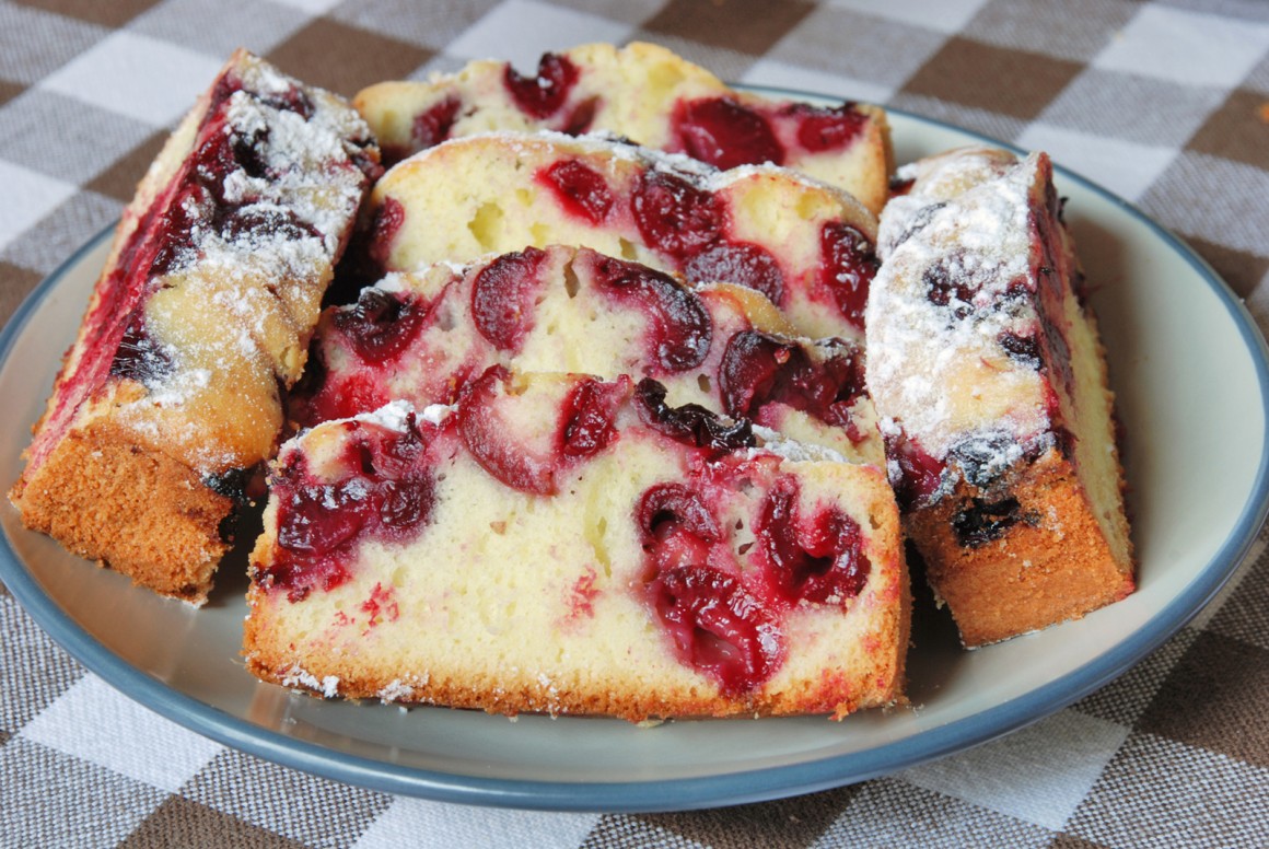 Marzipankuchen mit Kirschen - Rezept