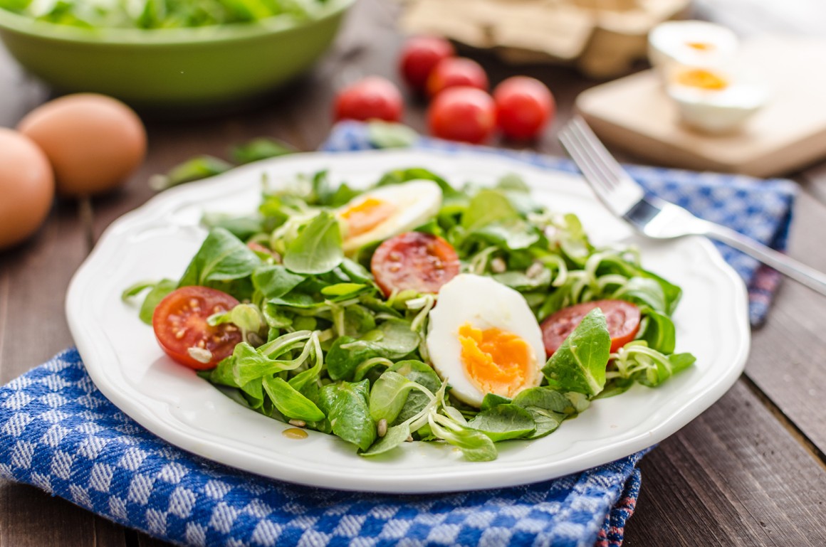 Feldsalat mit Ei