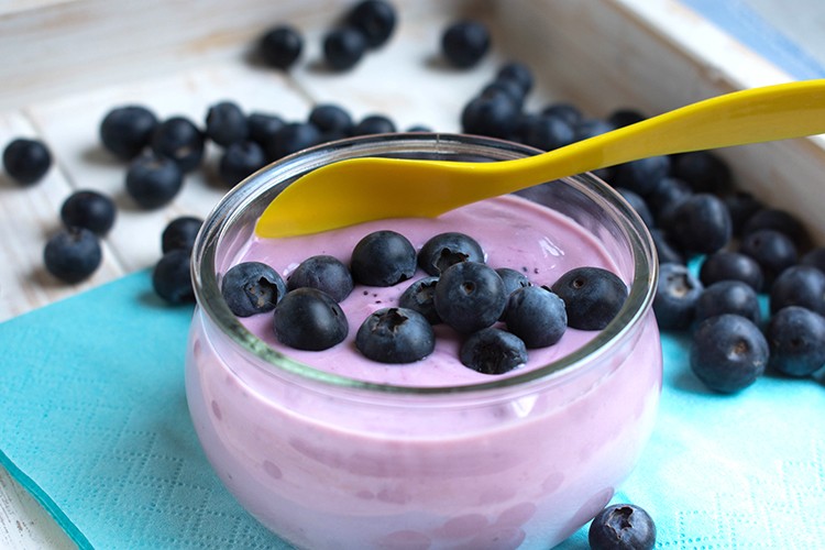 Dickmilchcreme mit Blaubeeren