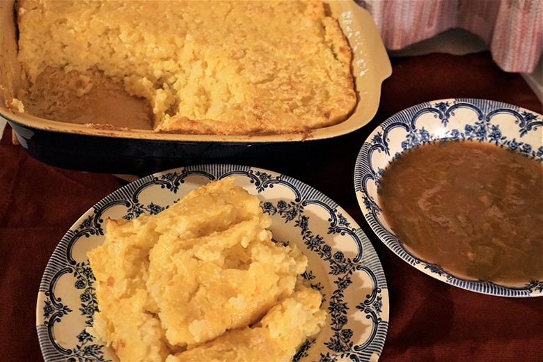 Milchreisauflauf mit Marzipan und Rhabarberkompott