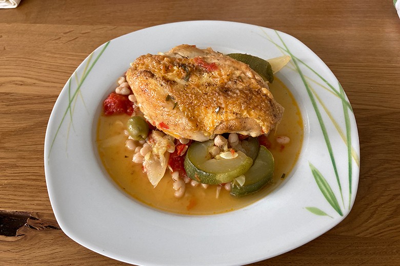 Huhn auf Gemüse