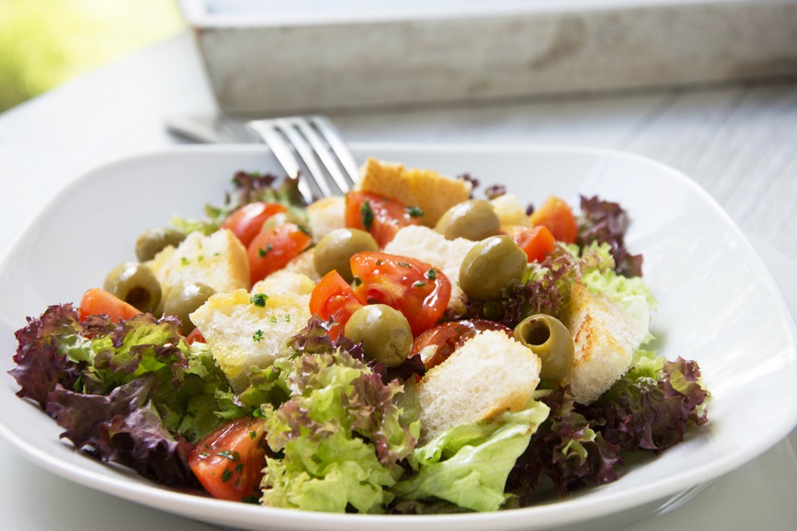 Einfacher Brotsalat
