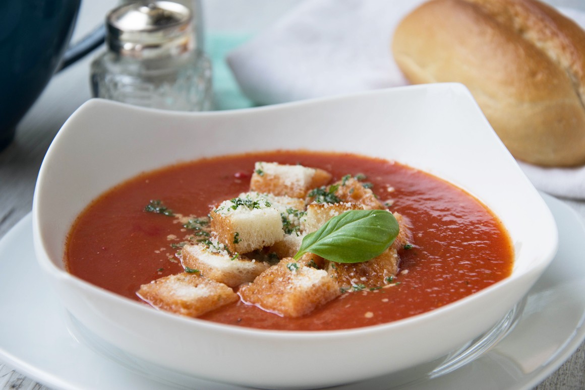 Tomatensuppe mit Käsecroutons