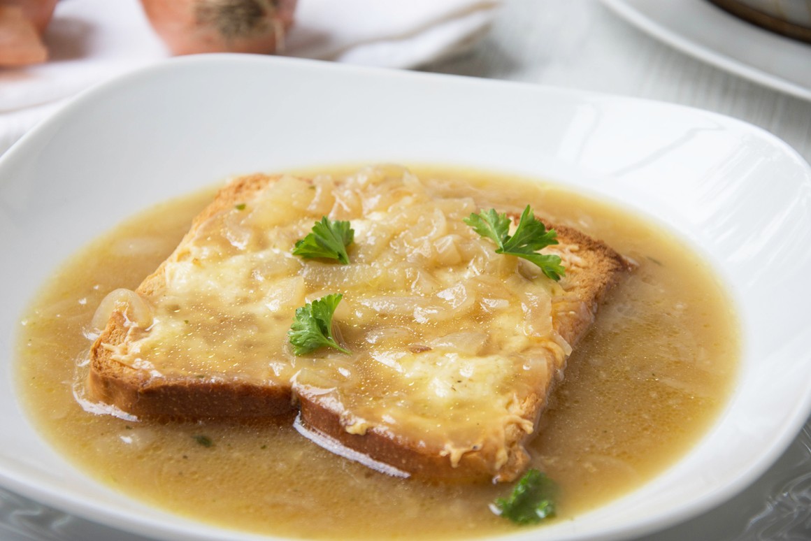 Zwiebelsuppe nach französischer Art Rezept