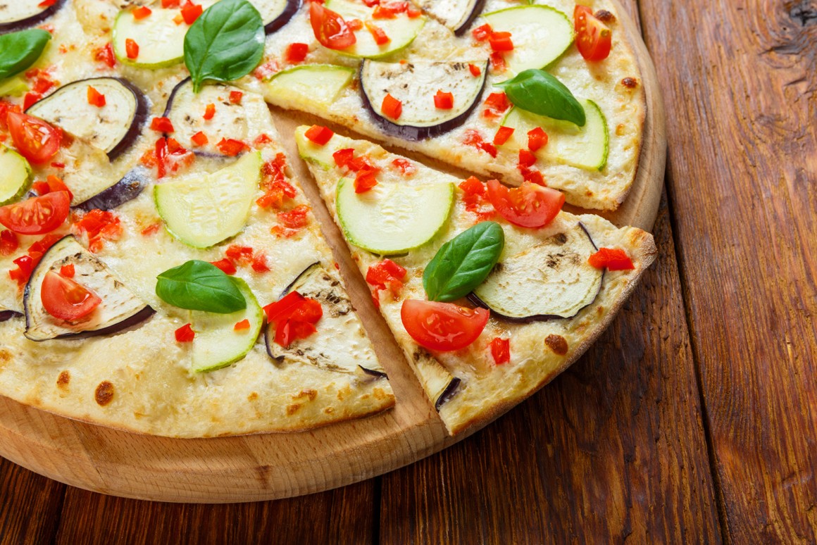 Veggiepizza mit Zucchini